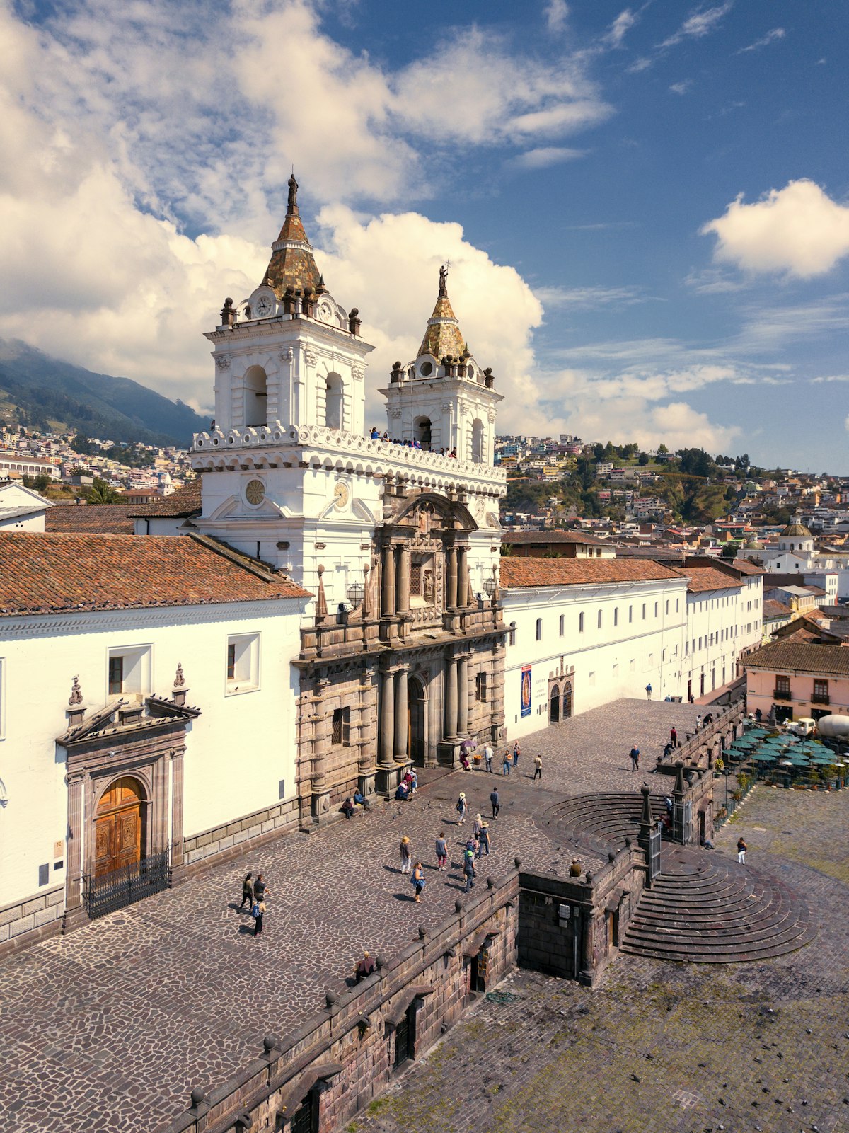 La Plaza de San Francisco en el centro histórico de Quito